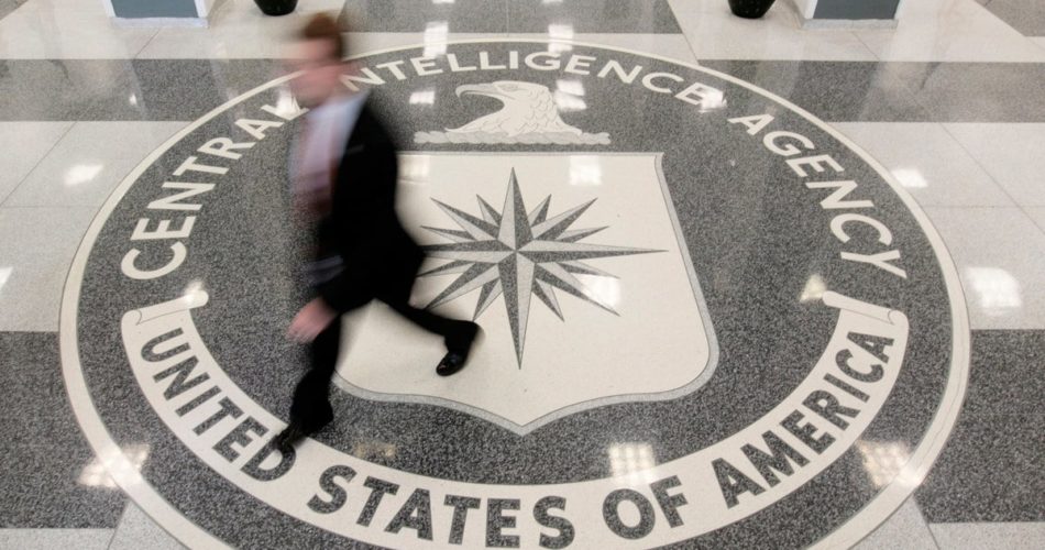 Ex informático de la CIA es condenado por vinculación en el caso Wikileaks